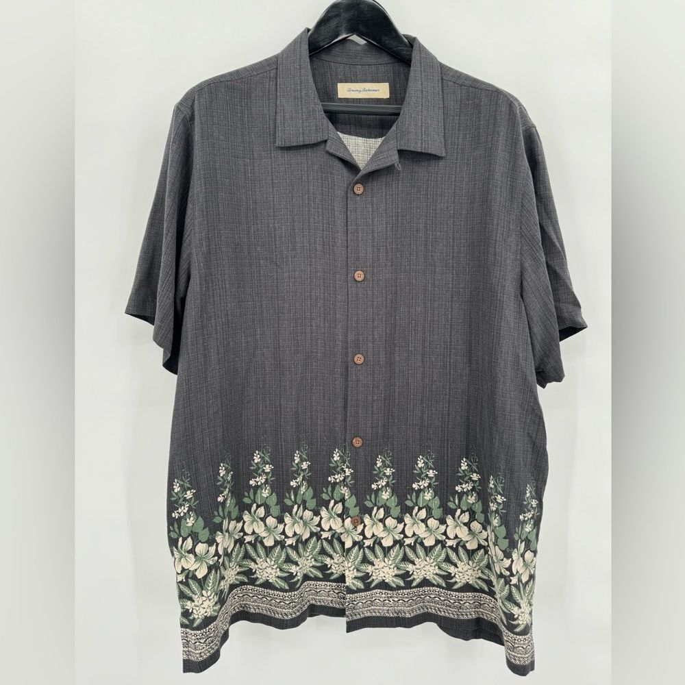 TOMMY BAHAMA Size XL shirt Hawaiian silk button up camp navy floral tropical EUC